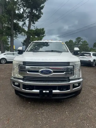 2017 Ford F-350 Super Duty Lariat
