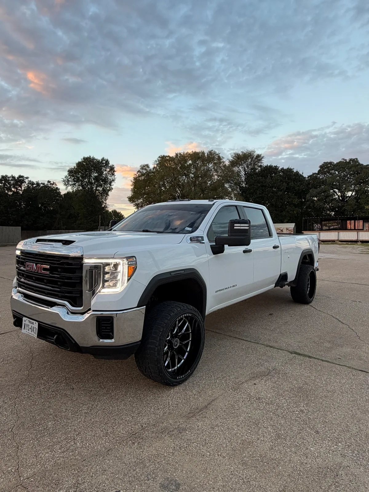 2022 GMC Serria HD, photo 1 of 13