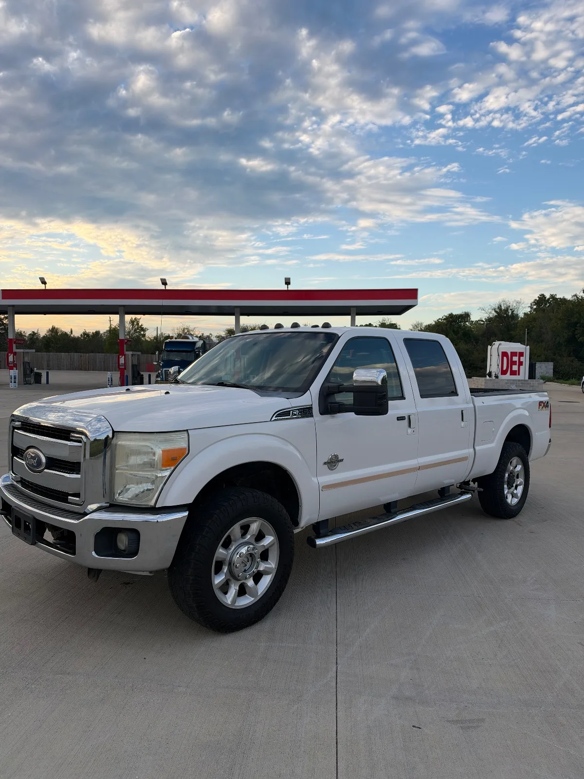 2015 Ford F-250 Lariat, photo 1 of 13