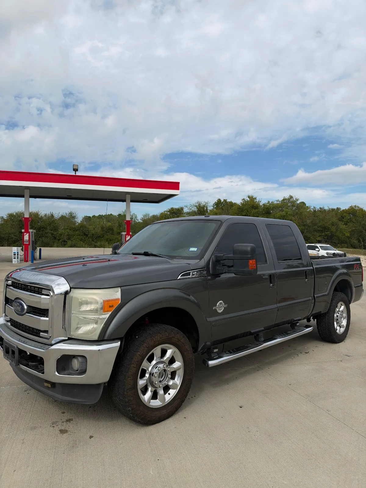 2015 Ford F-250 Lariat, photo 1 of 13