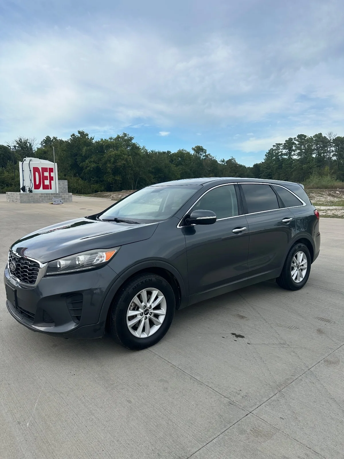 2020 Kia Sorento Family suv, photo 1 of 8