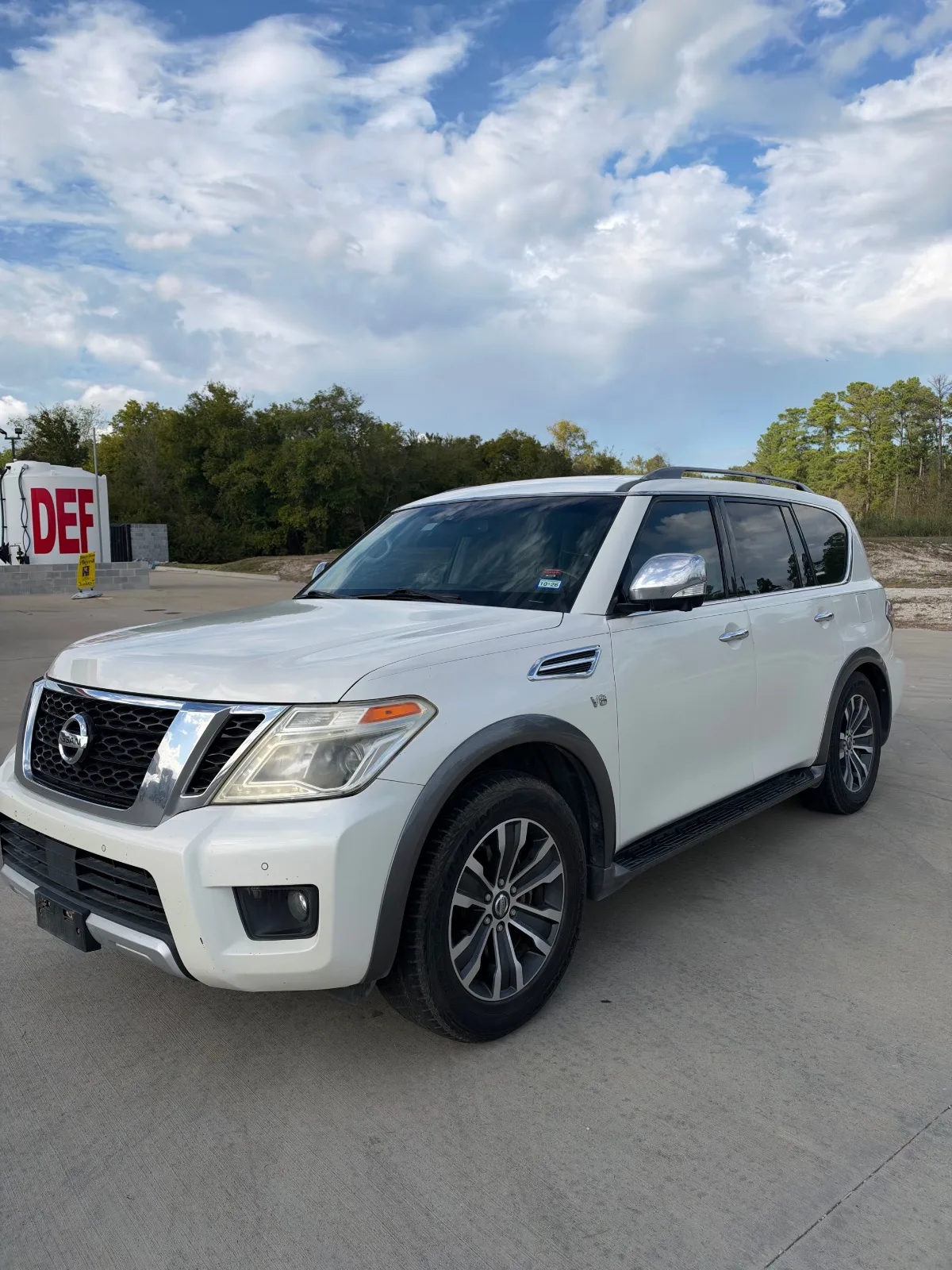 2017 Nissan Armada SL, photo 1 of 13