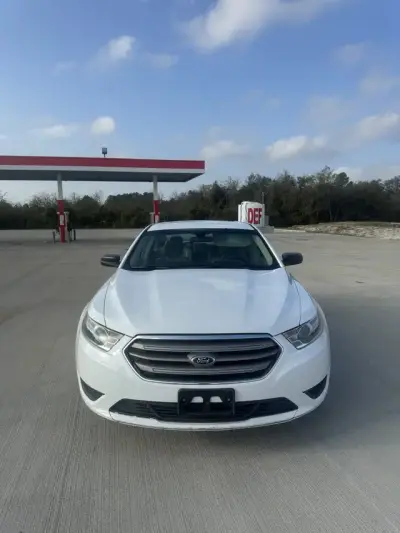 2016 Ford Taurus SE
