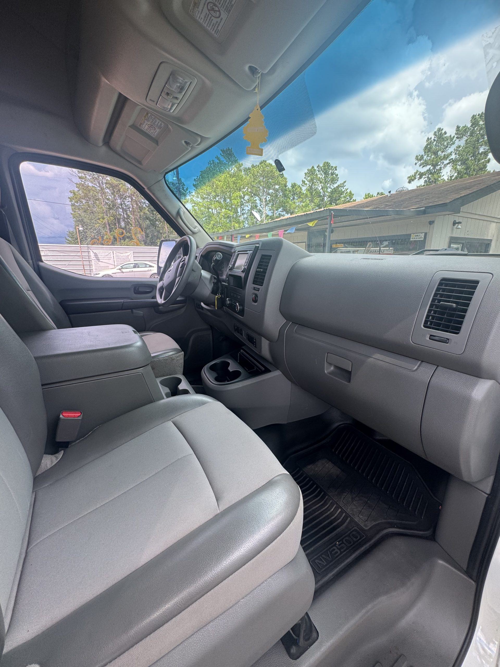 2019 NISSAN NV 2500 HD SV