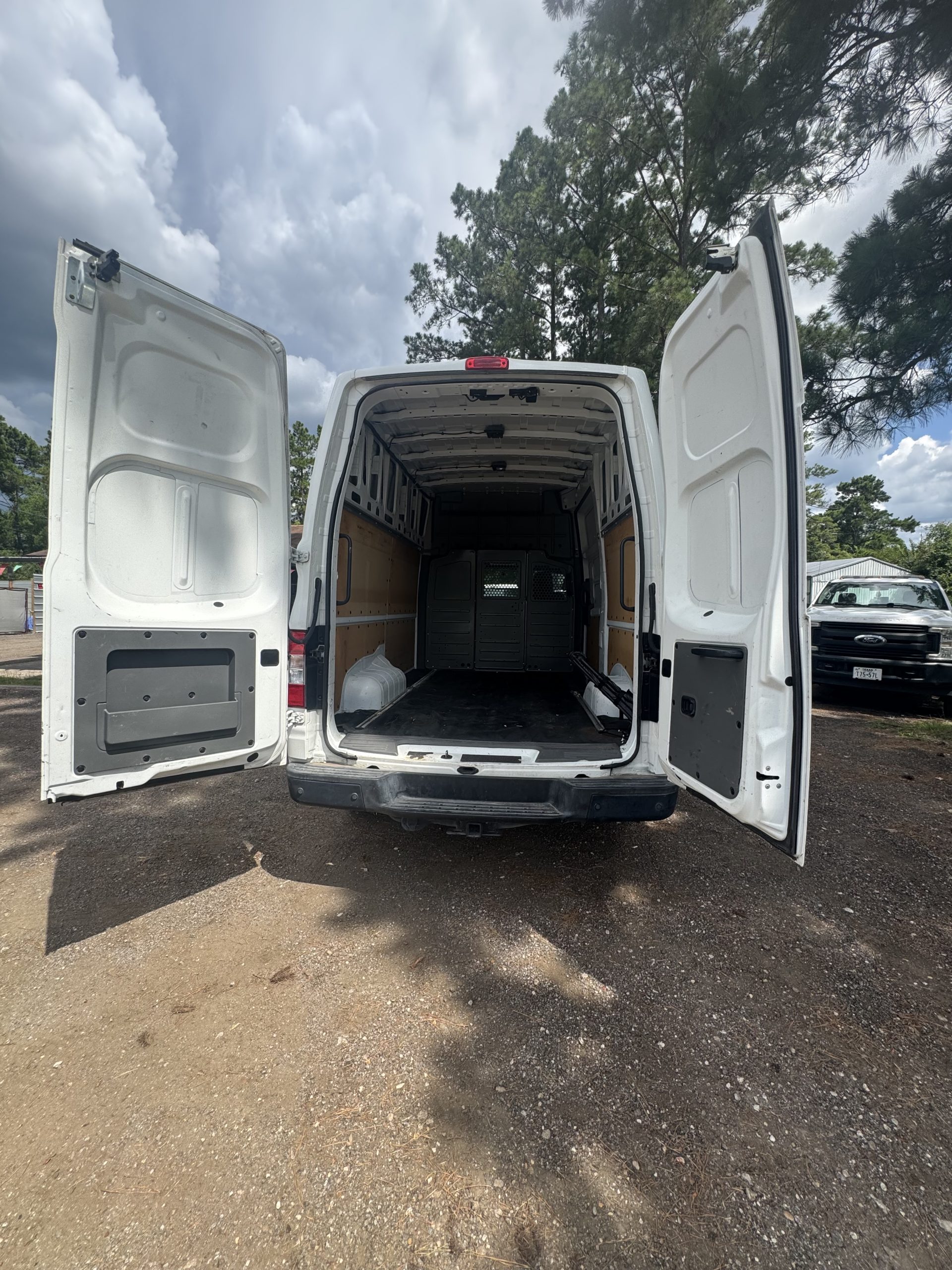 2019 NISSAN NV 2500 HD SV