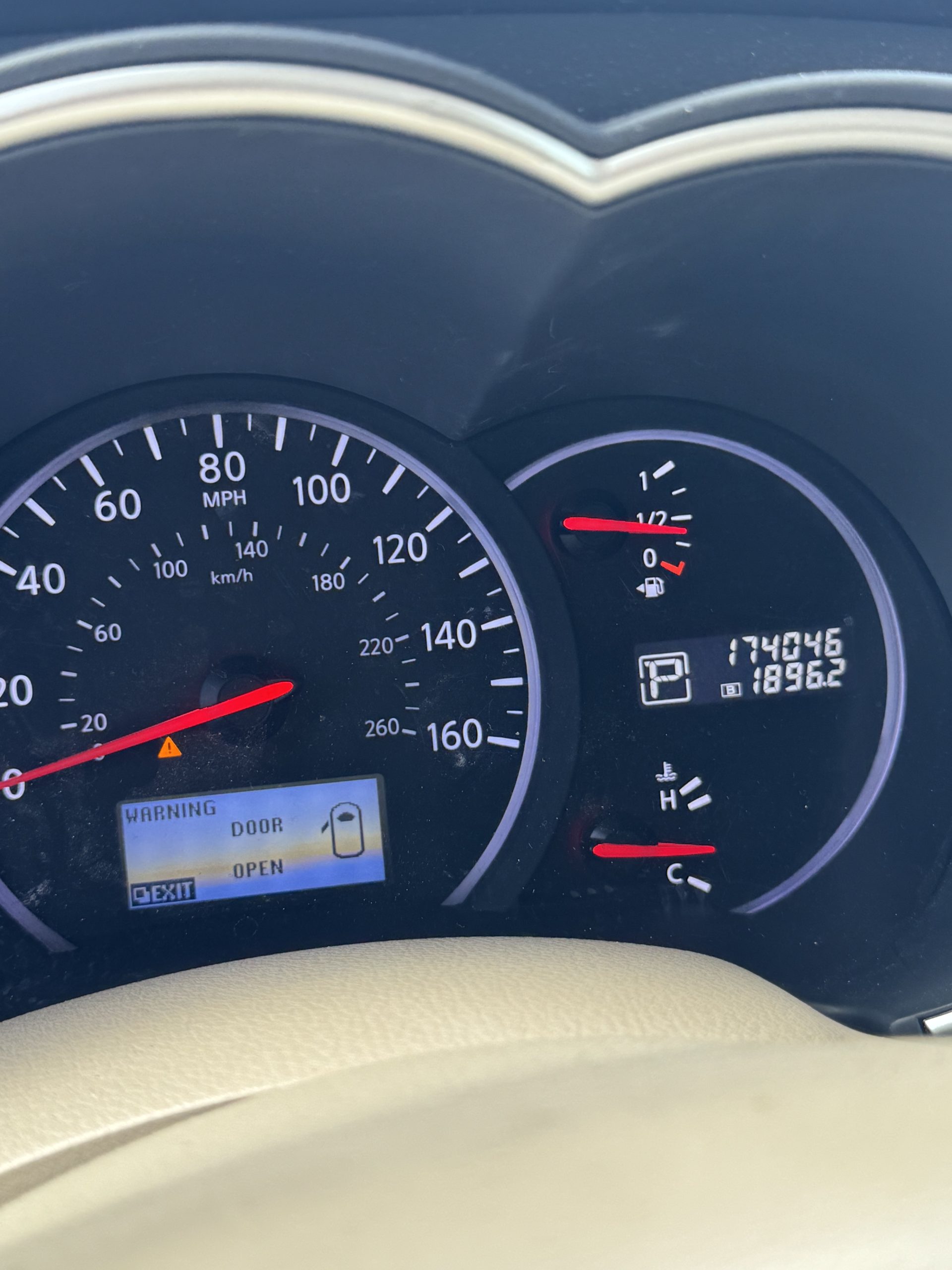 2012 NISSAN QUEST 3.5 LE
