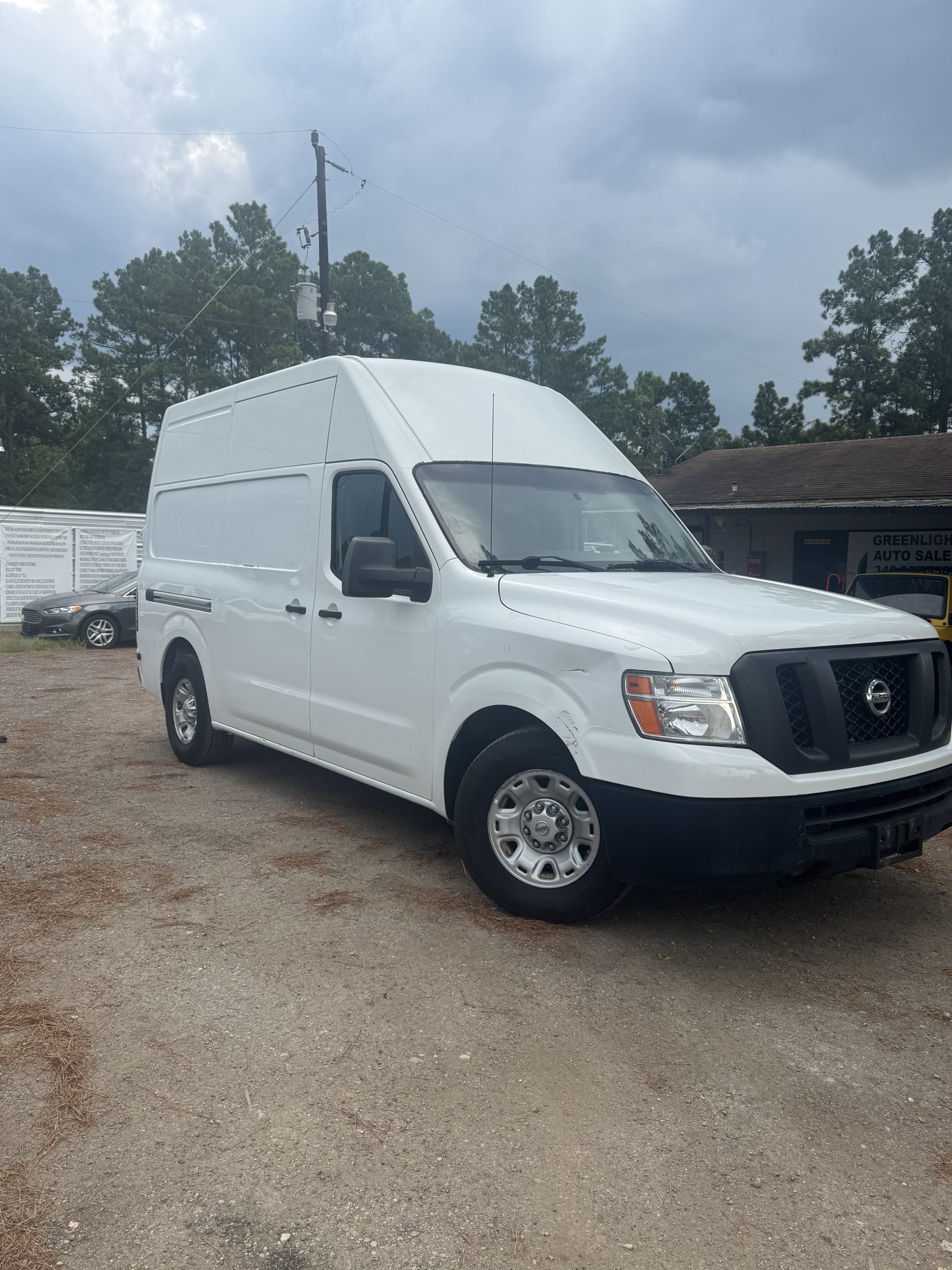 2013 NISSAN NV 2500 HD SV