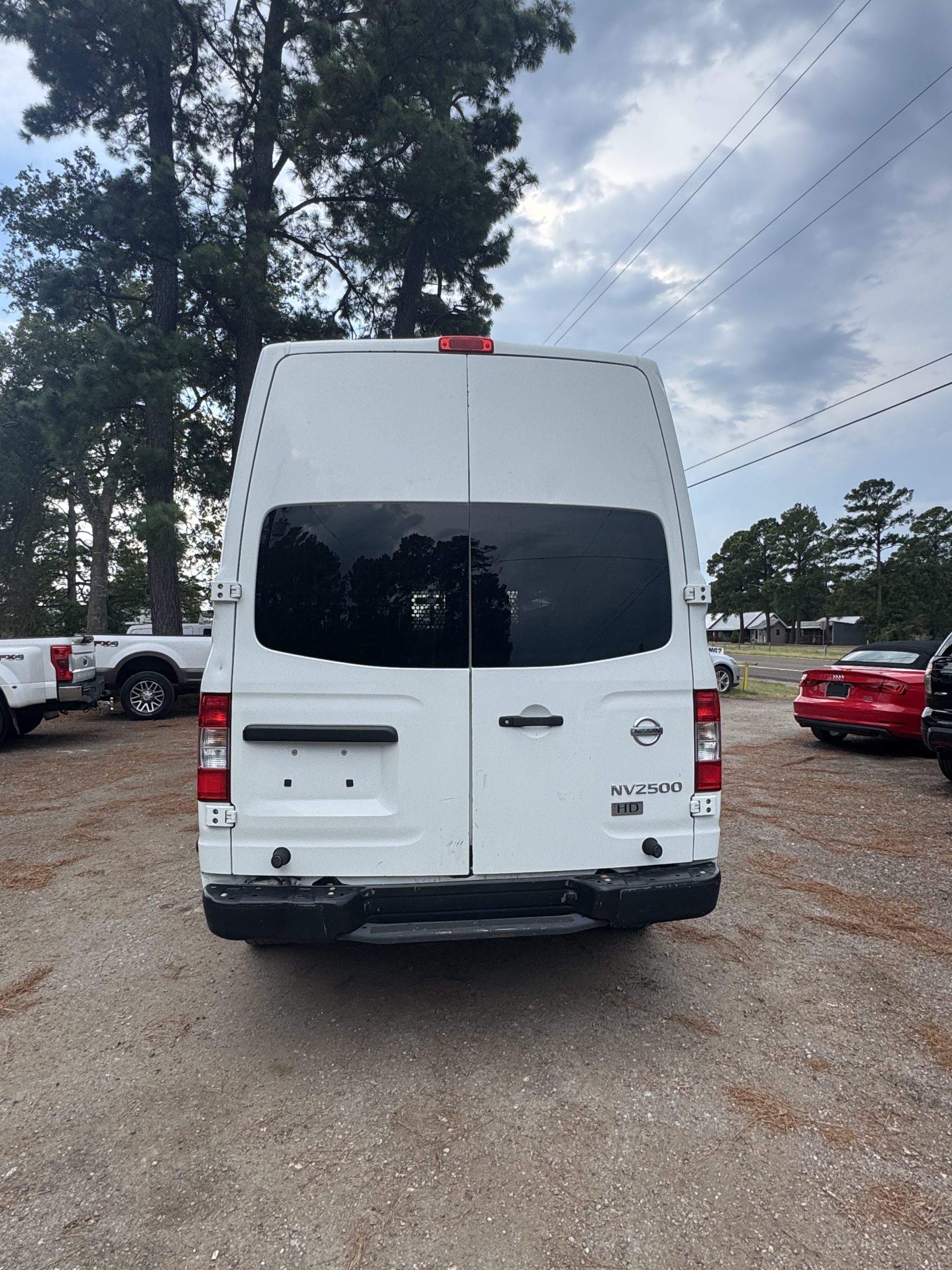 2013 NISSAN NV 2500 HD SV