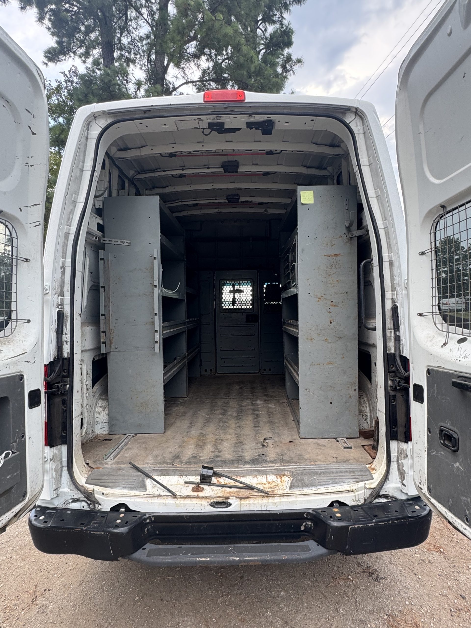 2013 NISSAN NV 2500 HD SV
