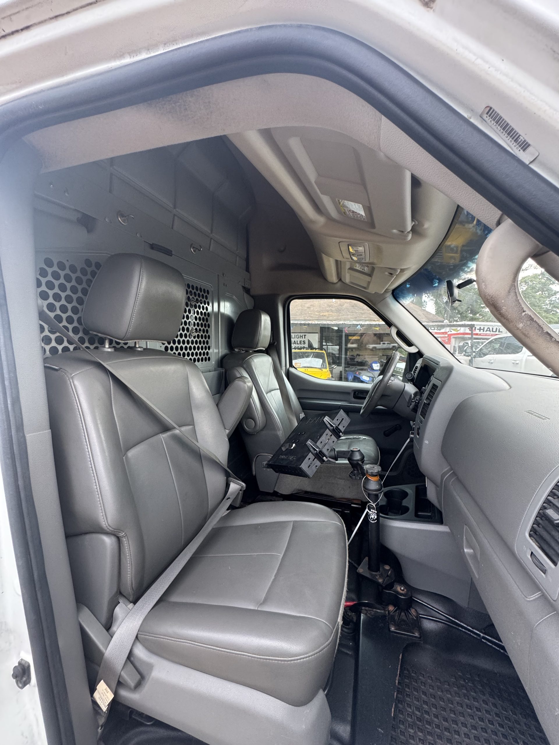 2013 NISSAN NV 2500 HD SV