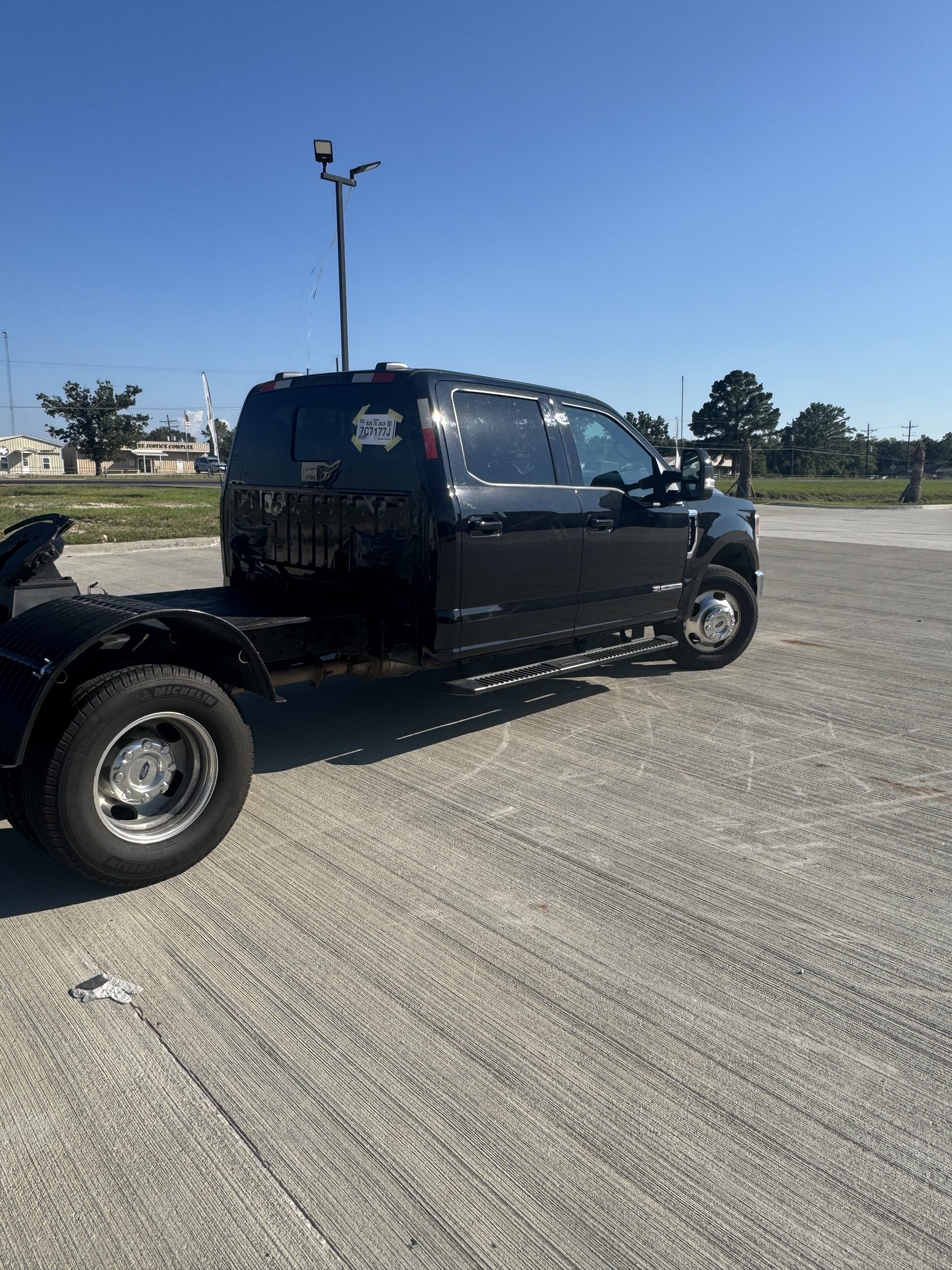 2022 FORD F-350 SUPER DUTY LARIAT