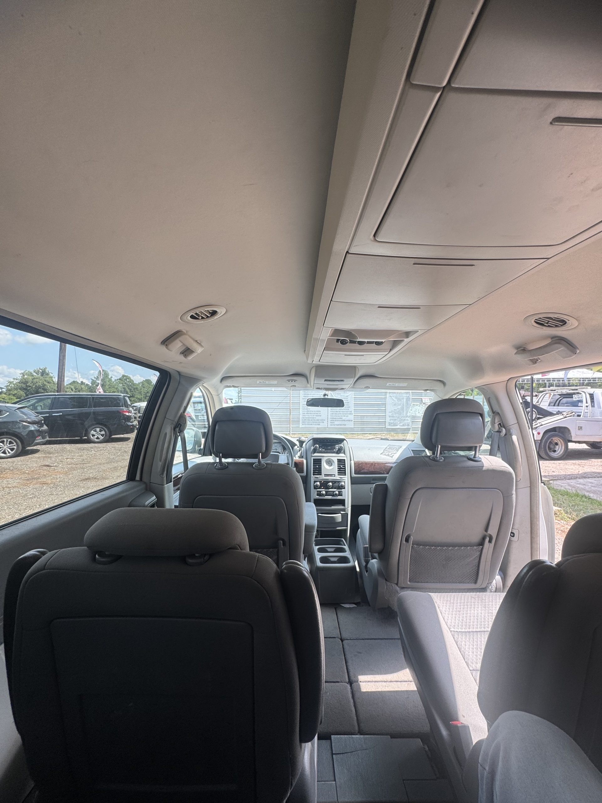 2010 CHRYSLER TOWN AND COUNTRY TOURING