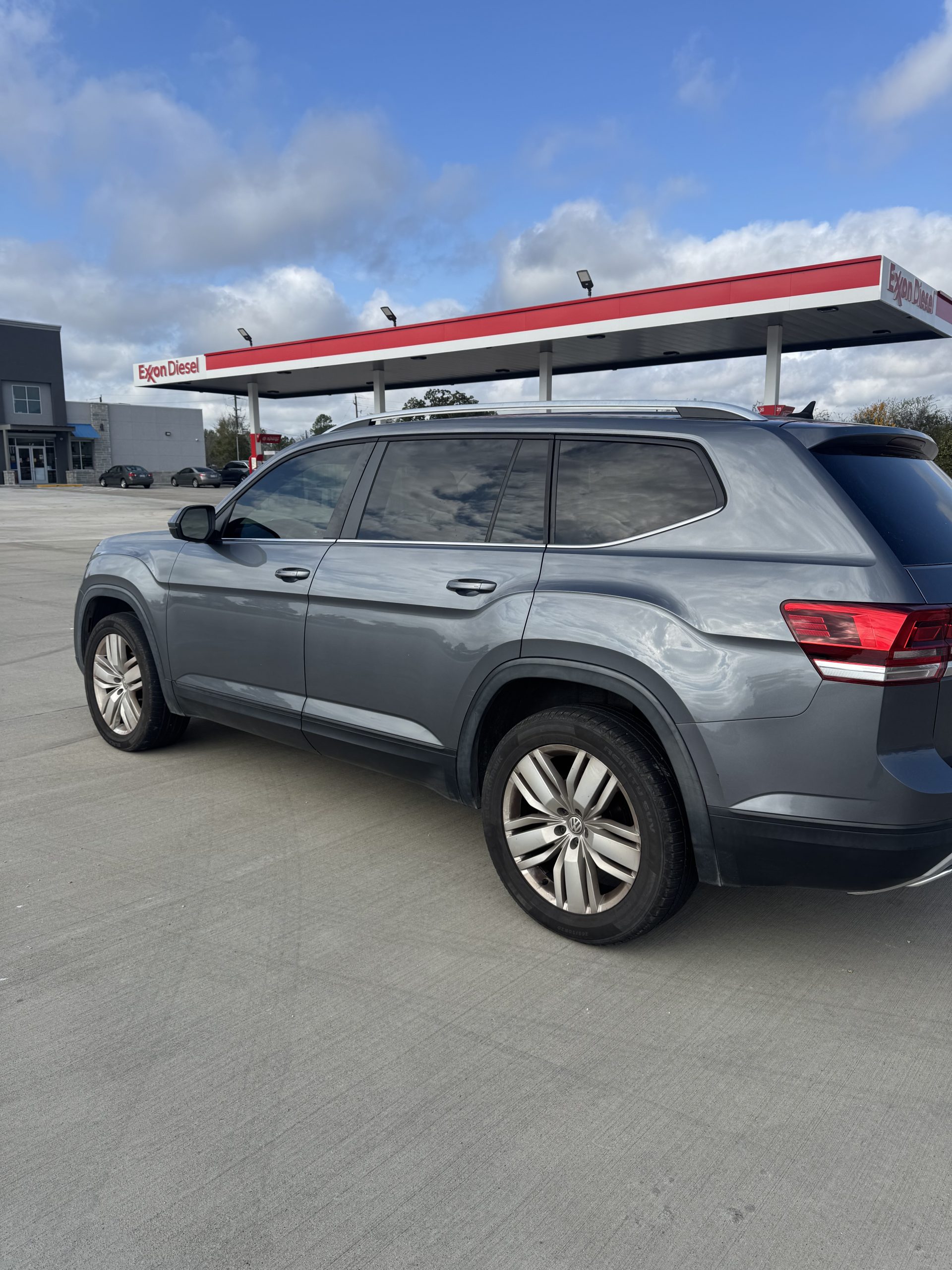 2019 VOLKSWAGON ATLAS V6 SE